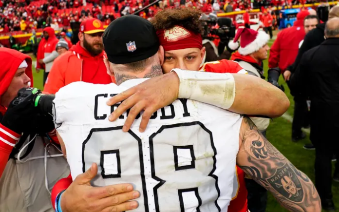 Patrick Mahomes Shared Classy Postgame Moment With Maxx Crosby After Chiefs’ Ugly Loss to Raiders