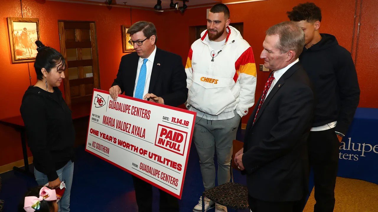 Chiefs' QB Patrick Mahomes and TE Travis Kelce Surprise a Local Family with Food, Gifts and a Day to Remember